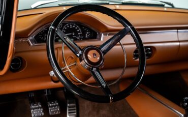 Ford-Custom-1957-Sedan-3