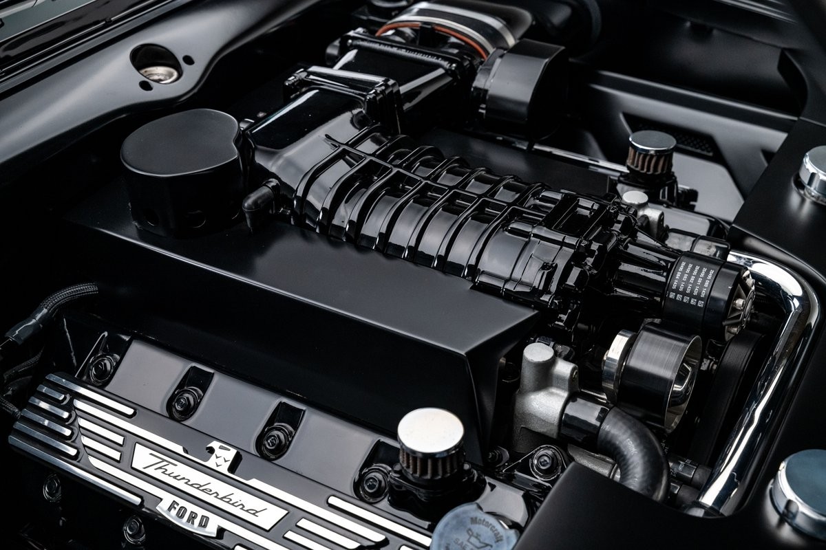 Ford-Custom-1957-Sedan-33