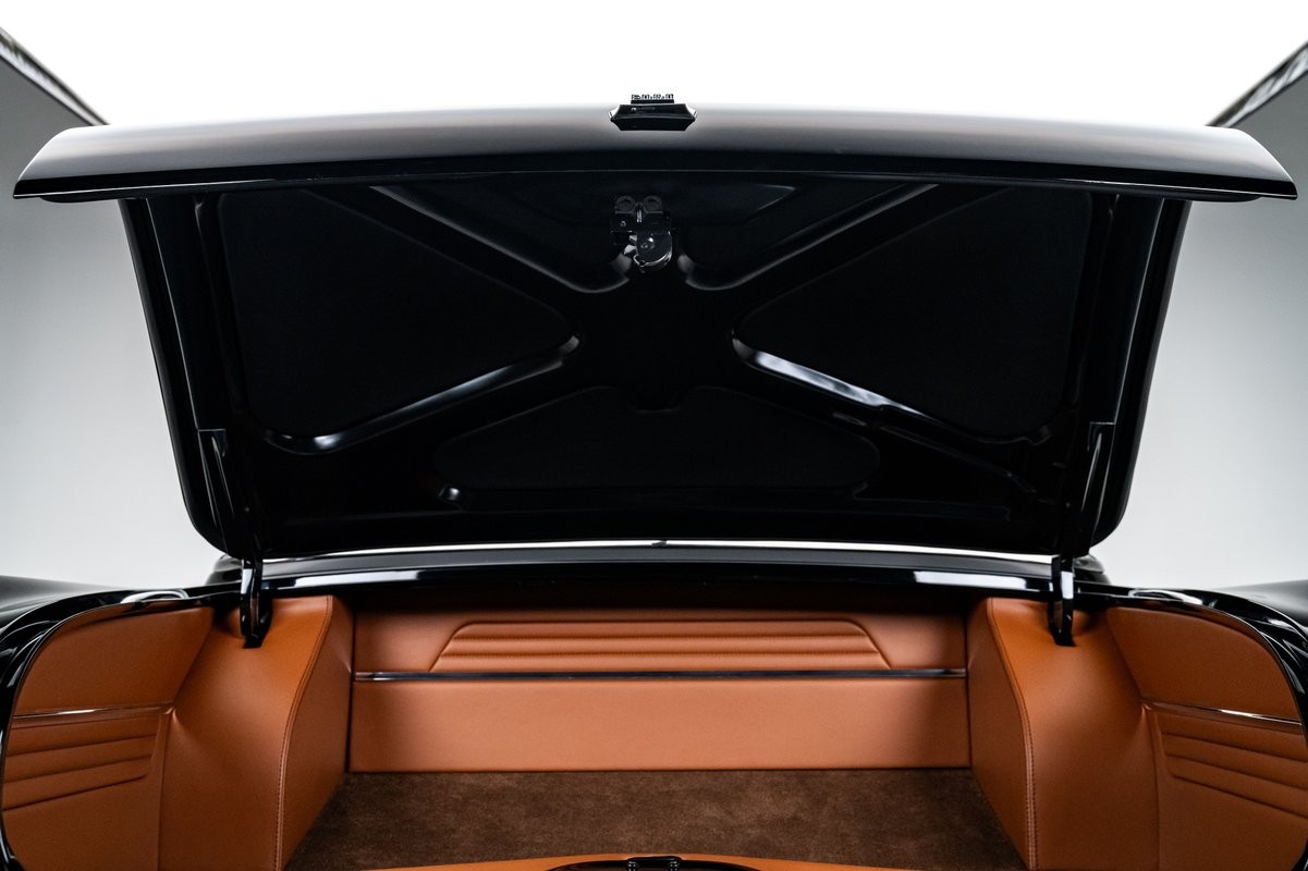 Ford-Custom-1957-Sedan-36