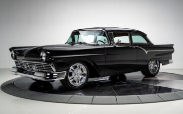 Ford-Custom-1957-Sedan-5