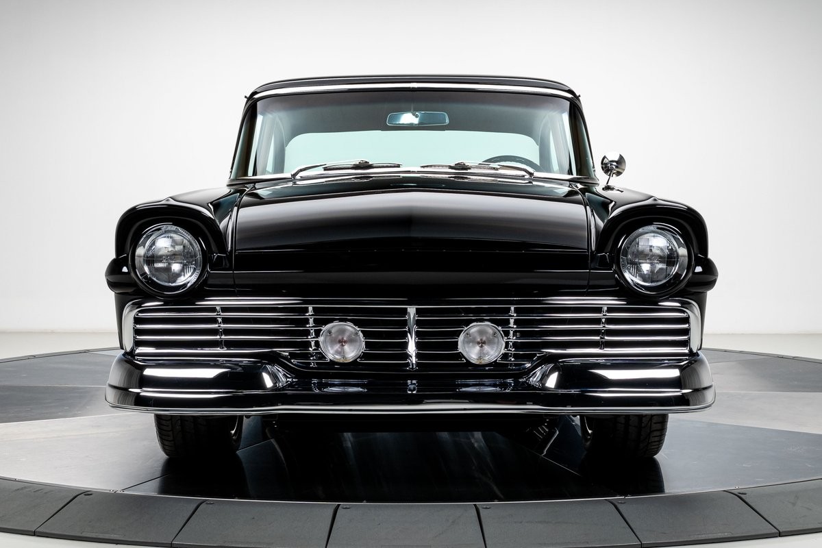 Ford-Custom-1957-Sedan-6