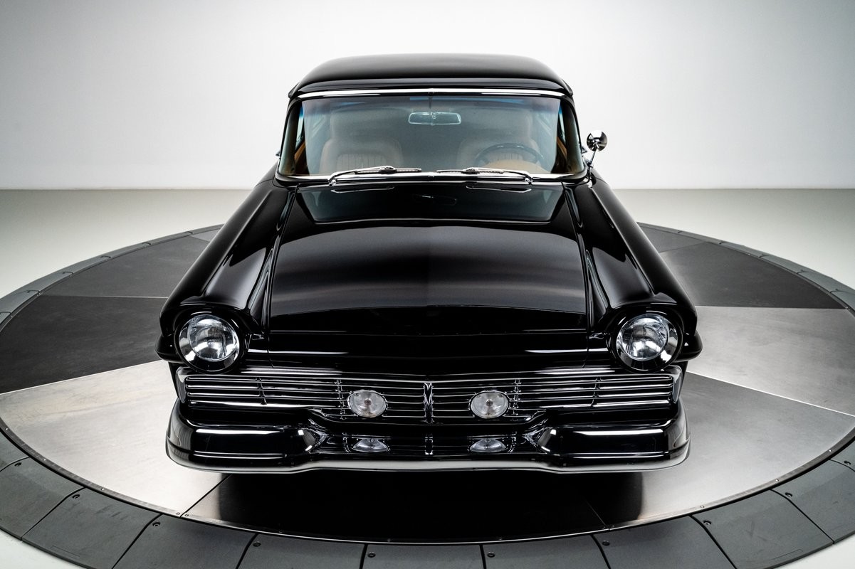 Ford-Custom-1957-Sedan-7