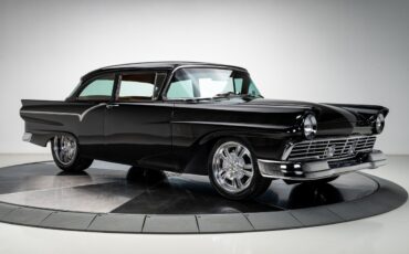 Ford-Custom-1957-Sedan-8