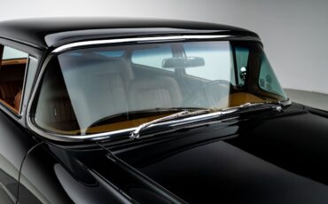 Ford-Custom-1957-Sedan-9