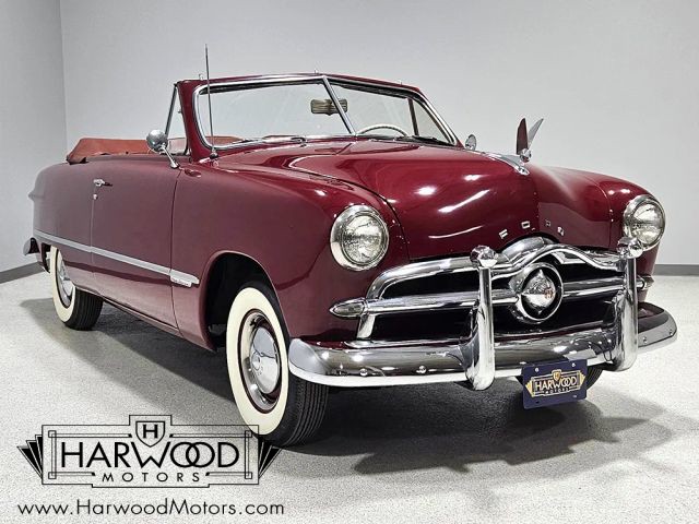 Ford-Custom-Deluxe-1949-Convertible-13