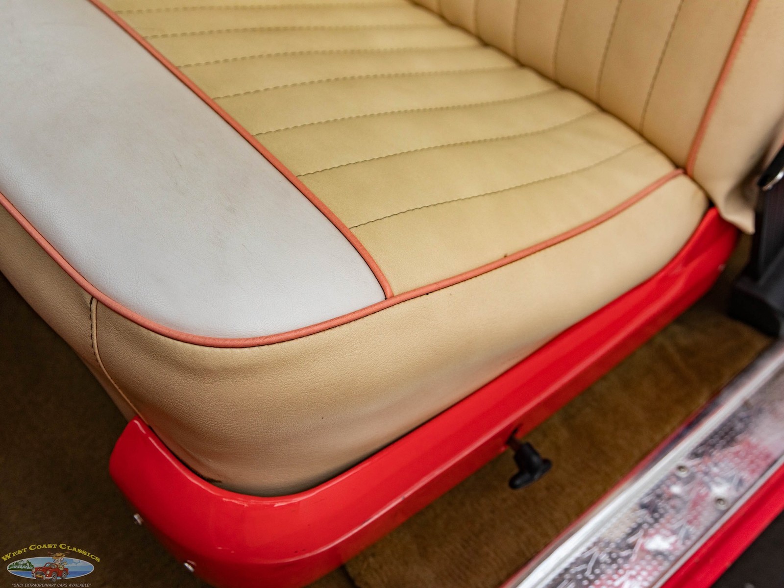 Ford-Custom-Sedan-Delivery-2-Door-Panel-Van-1955-2-Door-Sedan-Delivery-29