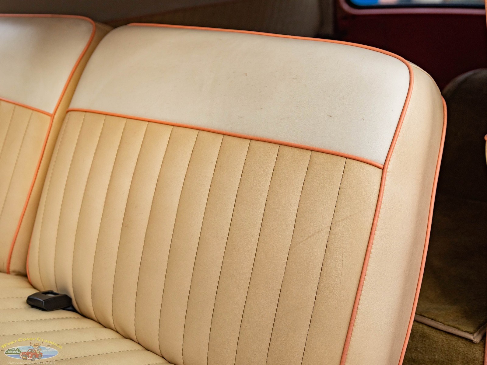 Ford-Custom-Sedan-Delivery-2-Door-Panel-Van-1955-2-Door-Sedan-Delivery-30