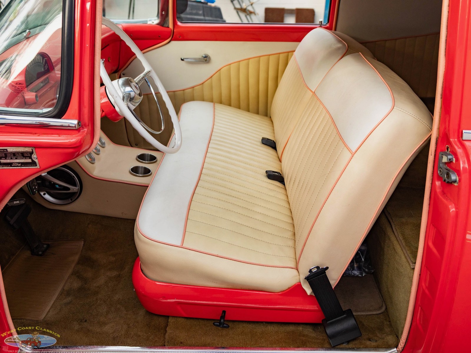 Ford-Custom-Sedan-Delivery-2-Door-Panel-Van-1955-2-Door-Sedan-Delivery-32