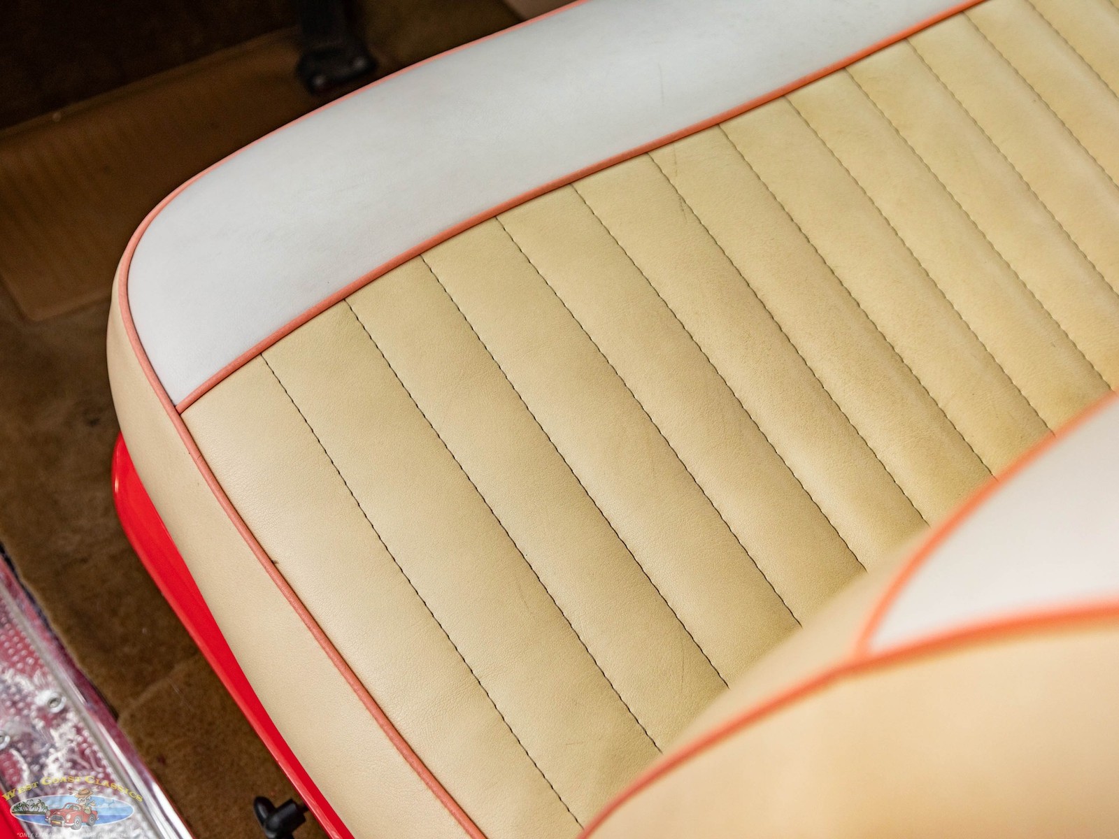 Ford-Custom-Sedan-Delivery-2-Door-Panel-Van-1955-2-Door-Sedan-Delivery-35