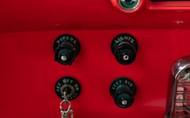 Ford-Custom-Sedan-Delivery-2-Door-Panel-Van-1955-2-Door-Sedan-Delivery-37