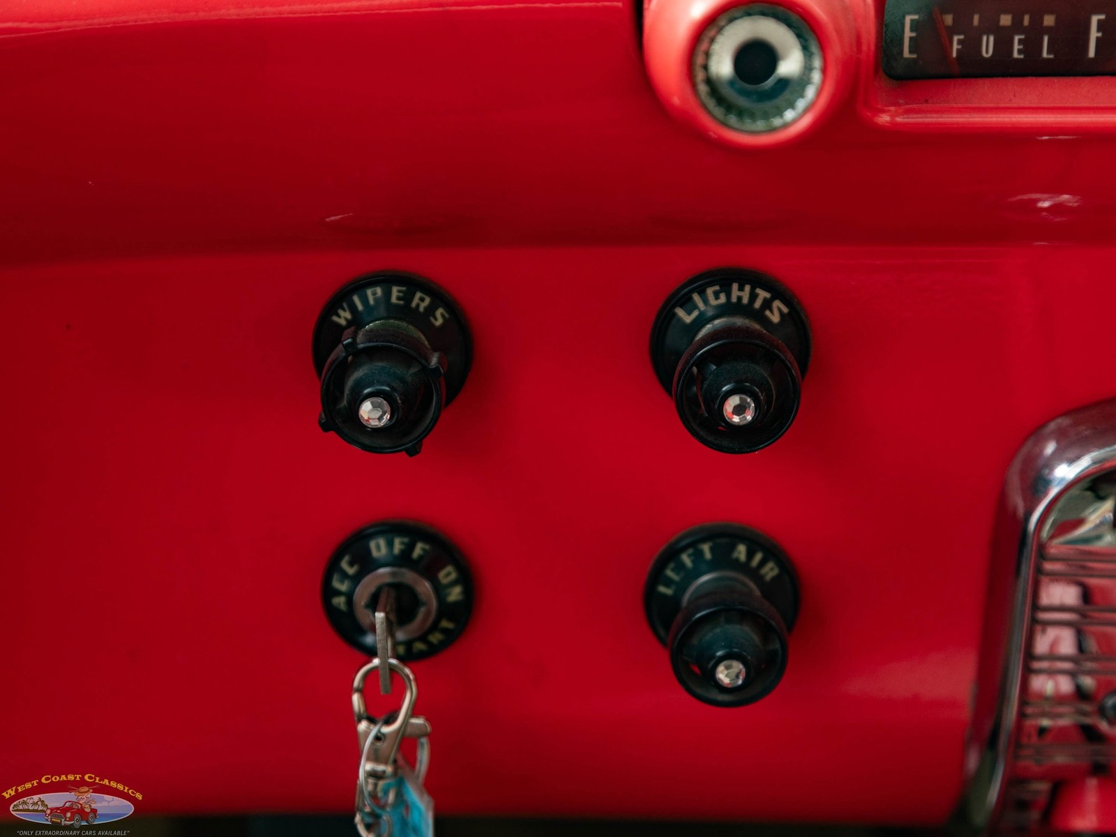 Ford-Custom-Sedan-Delivery-2-Door-Panel-Van-1955-2-Door-Sedan-Delivery-37