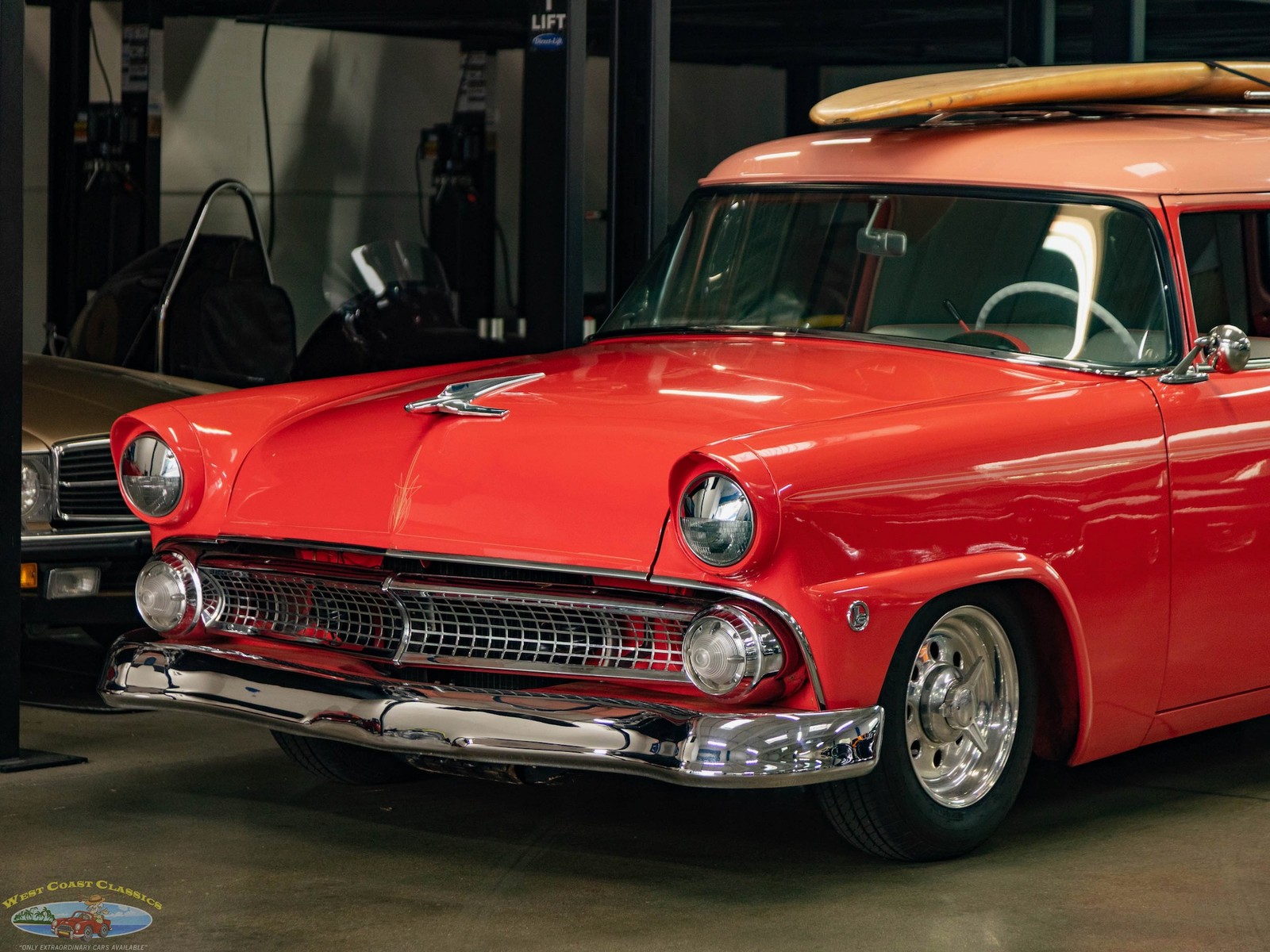 Ford-Custom-Sedan-Delivery-2-Door-Panel-Van-1955-2-Door-Sedan-Delivery-8