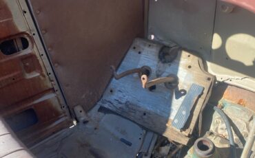 Ford-Deluxe-1935-Convertible-10