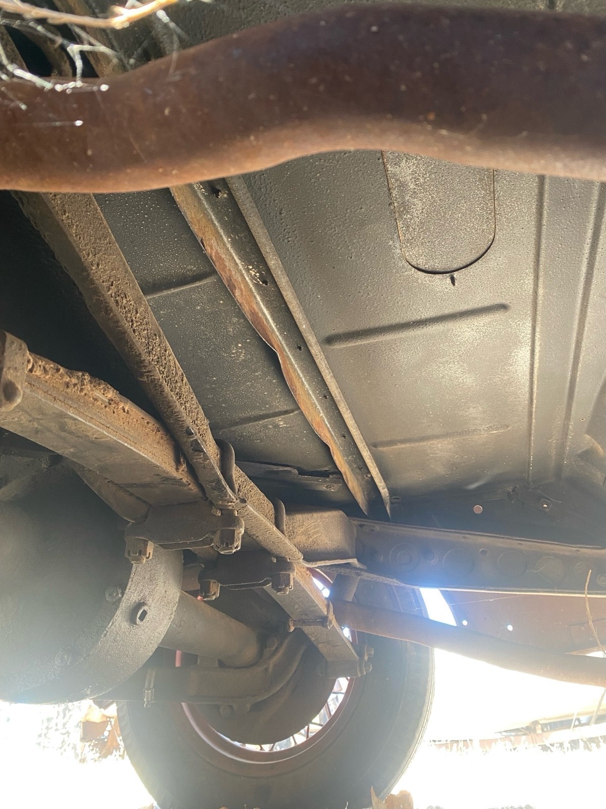 Ford-Deluxe-1935-Convertible-18