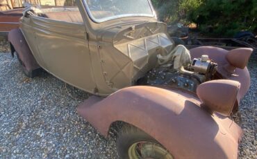 Ford-Deluxe-1935-Convertible
