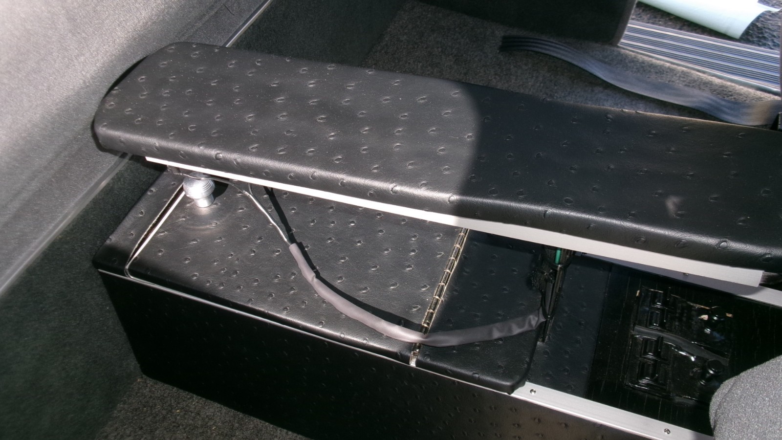 Ford-Deluxe-1939-Sedan-21