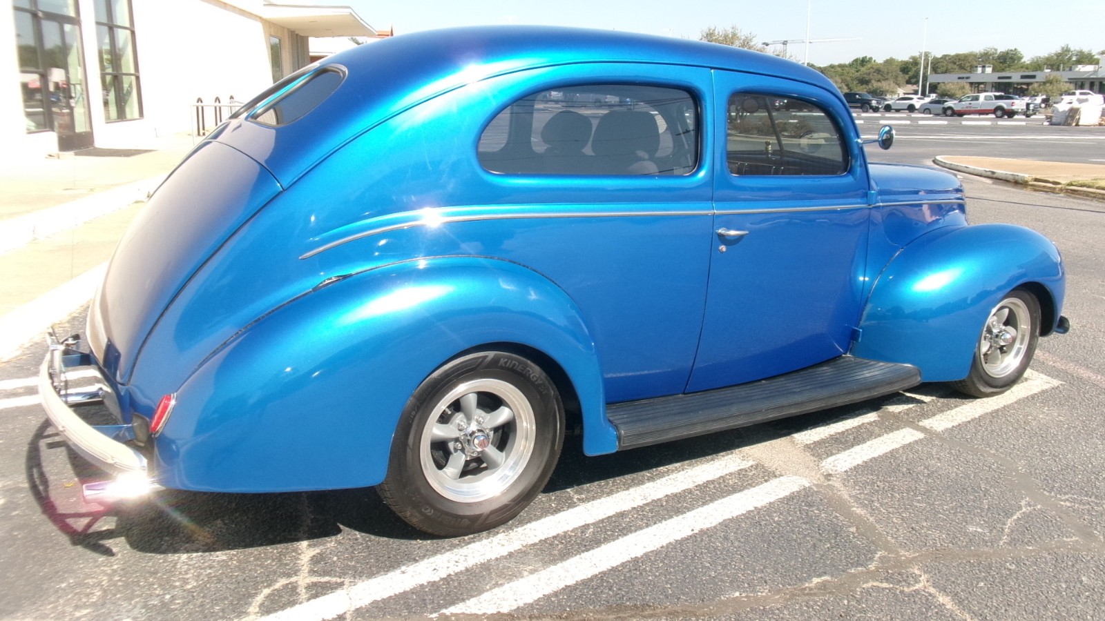 Ford-Deluxe-1939-Sedan-6