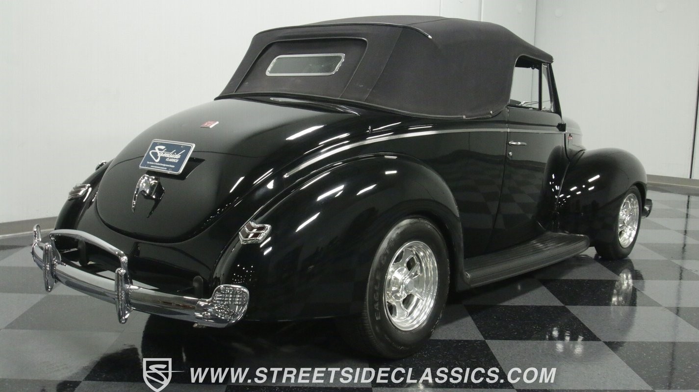 Ford-Deluxe-1940-Convertible-13