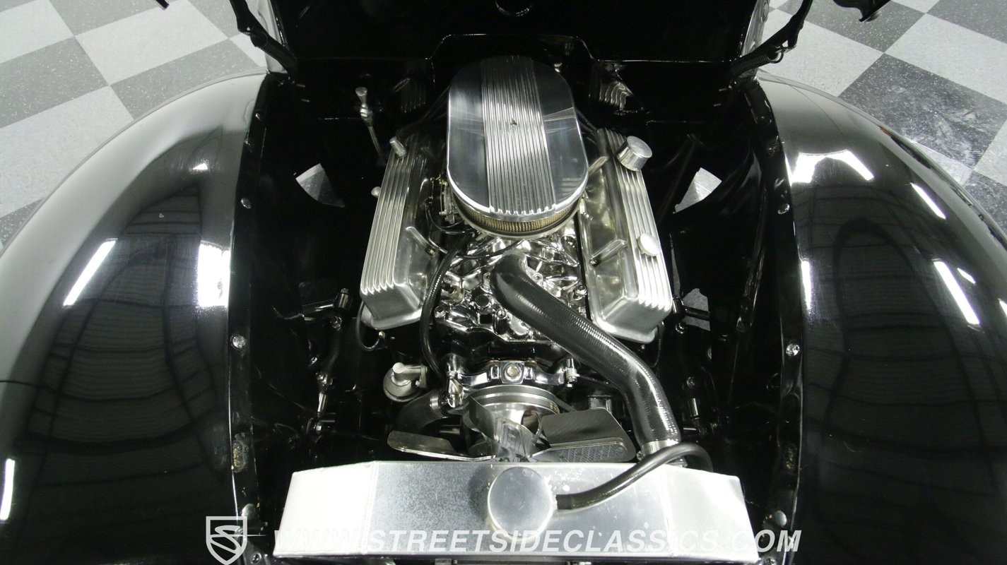 Ford-Deluxe-1940-Convertible-3