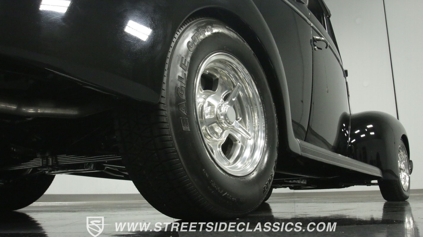 Ford-Deluxe-1940-Convertible-30