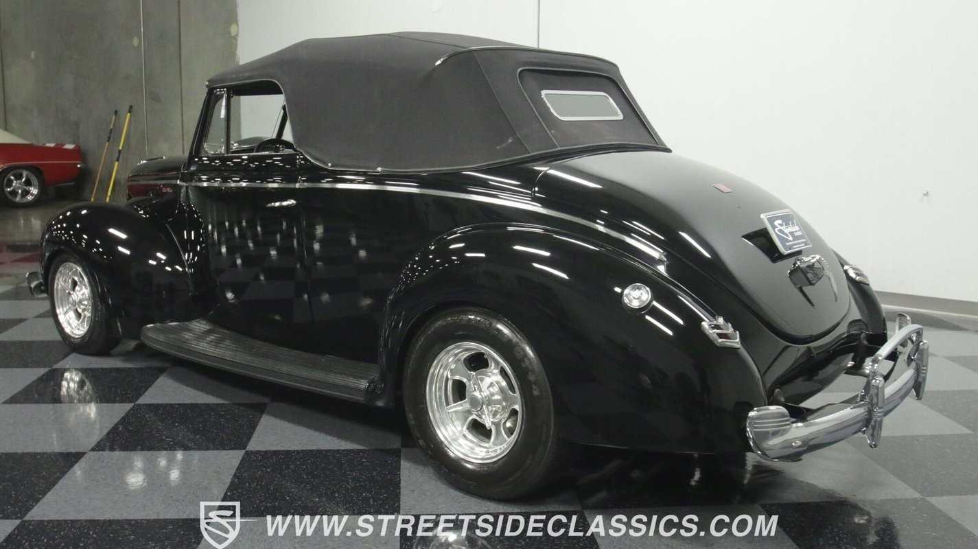 Ford-Deluxe-1940-Convertible-8