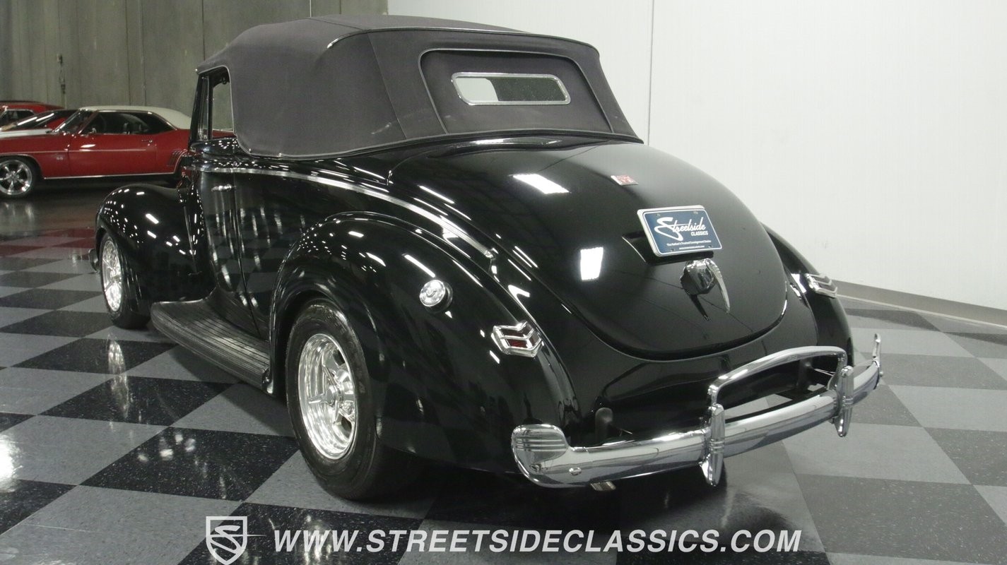 Ford-Deluxe-1940-Convertible-9