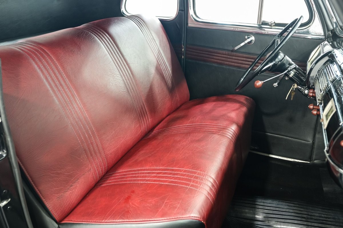 Ford-Deluxe-1940-Coupe-16