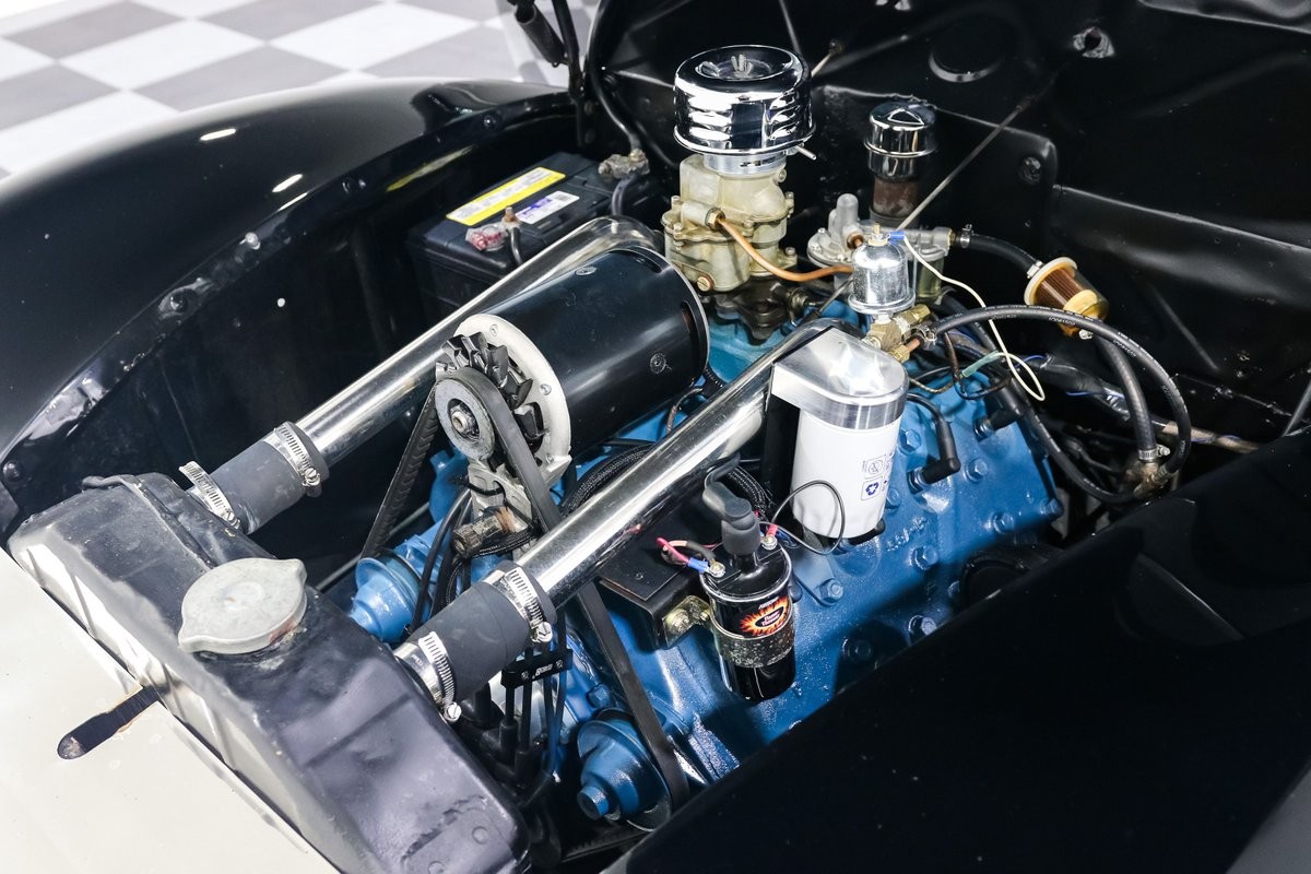 Ford-Deluxe-1940-Coupe-20