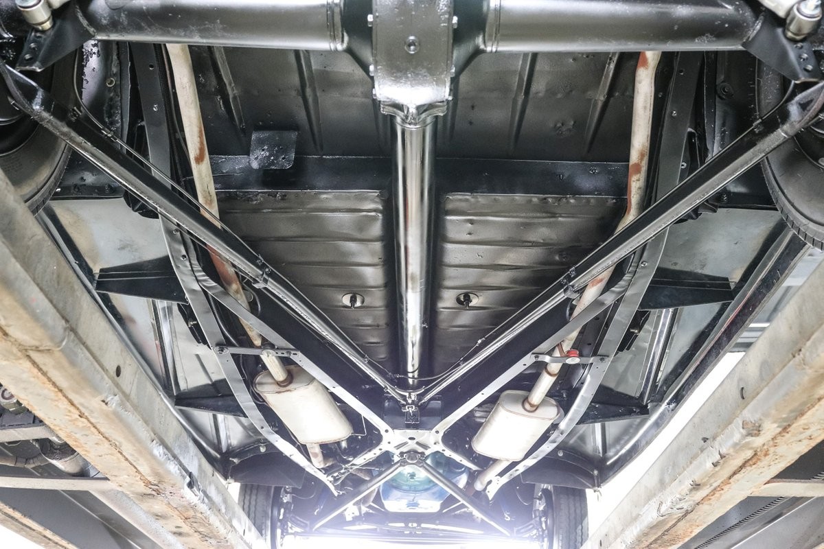 Ford-Deluxe-1940-Coupe-25