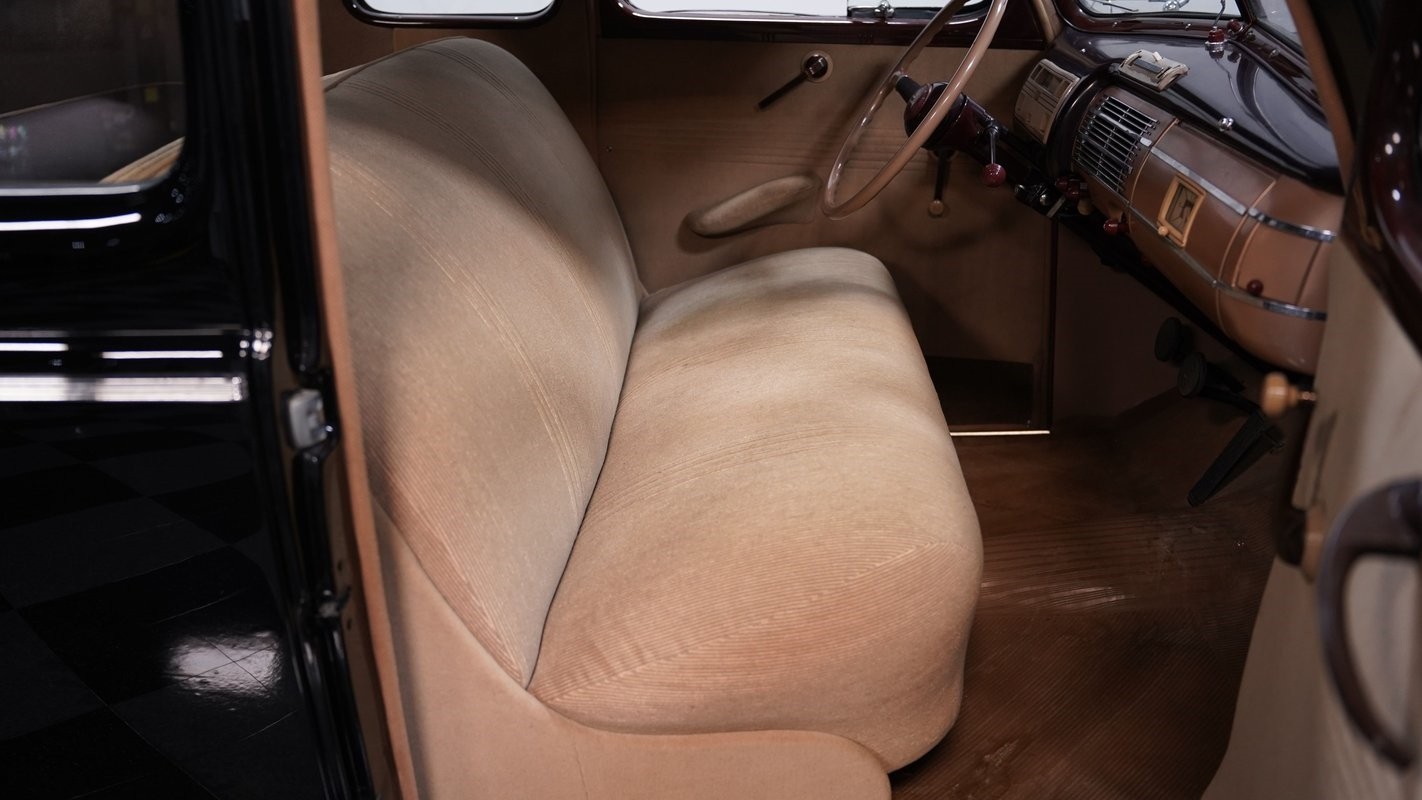 Ford-Deluxe-1940-Coupe-35