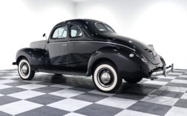 Ford-Deluxe-1940-Coupe-4