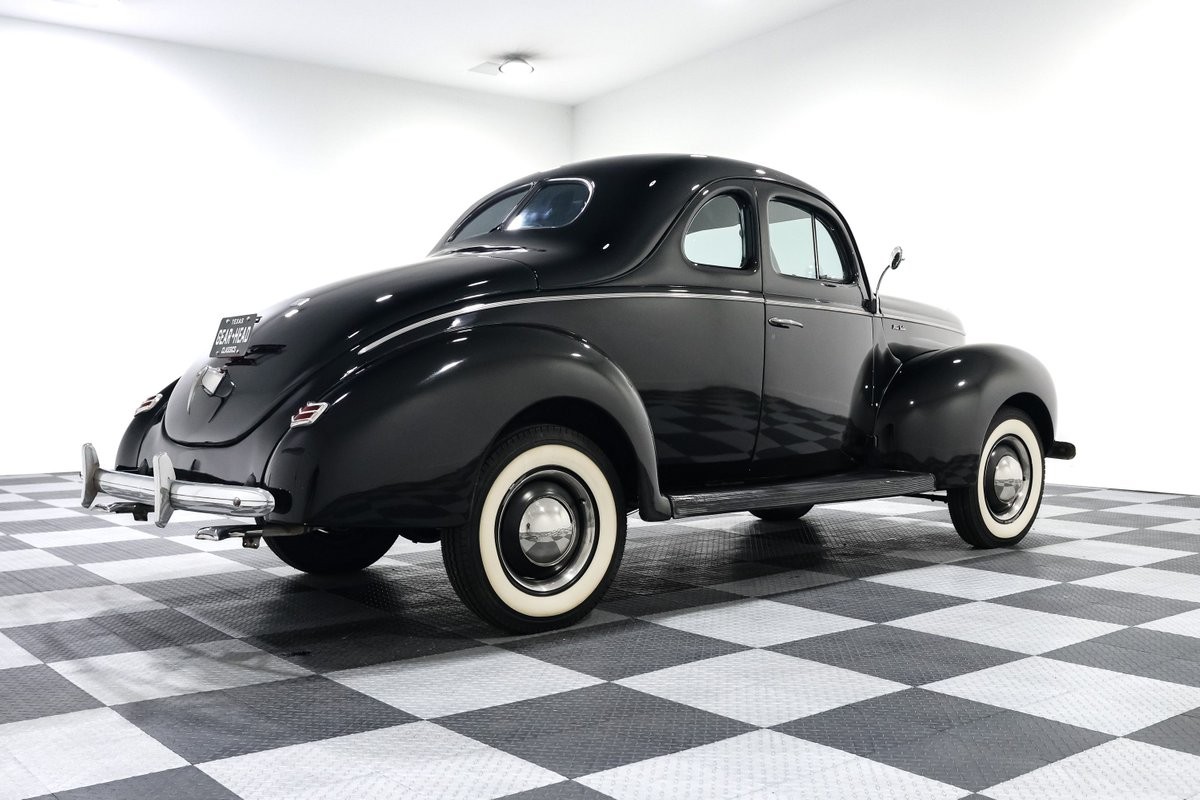 Ford-Deluxe-1940-Coupe-6