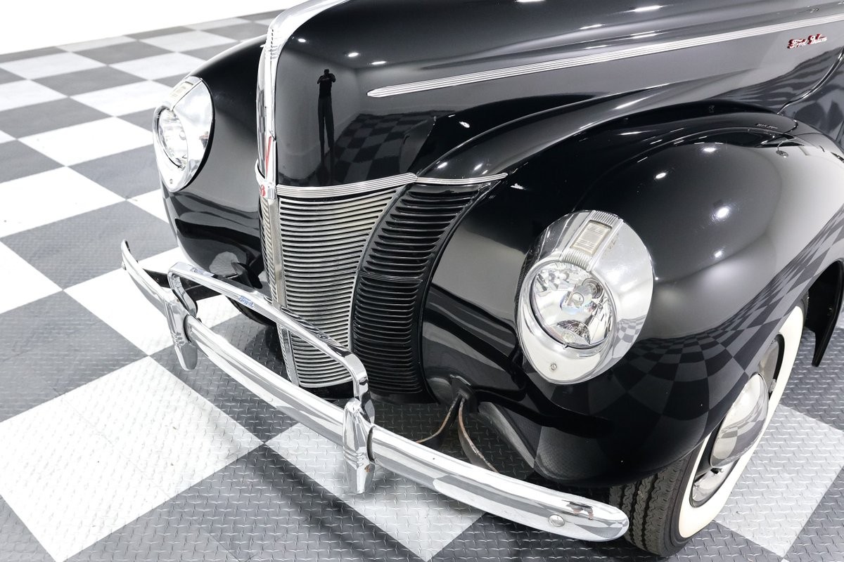 Ford-Deluxe-1940-Coupe-9