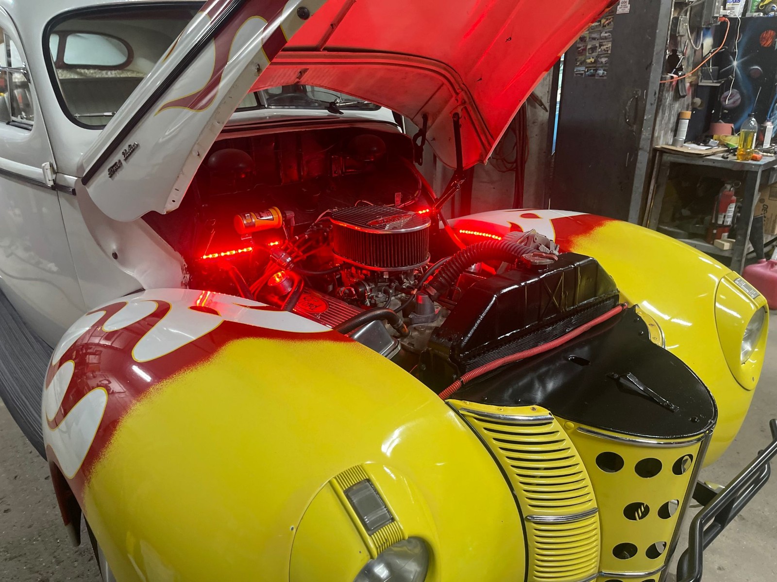 Ford-Deluxe-1940-Custom-Deluxe-Sedan-19