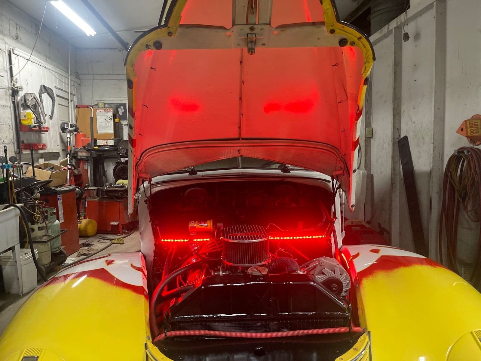 Ford-Deluxe-1940-Custom-Deluxe-Sedan-21