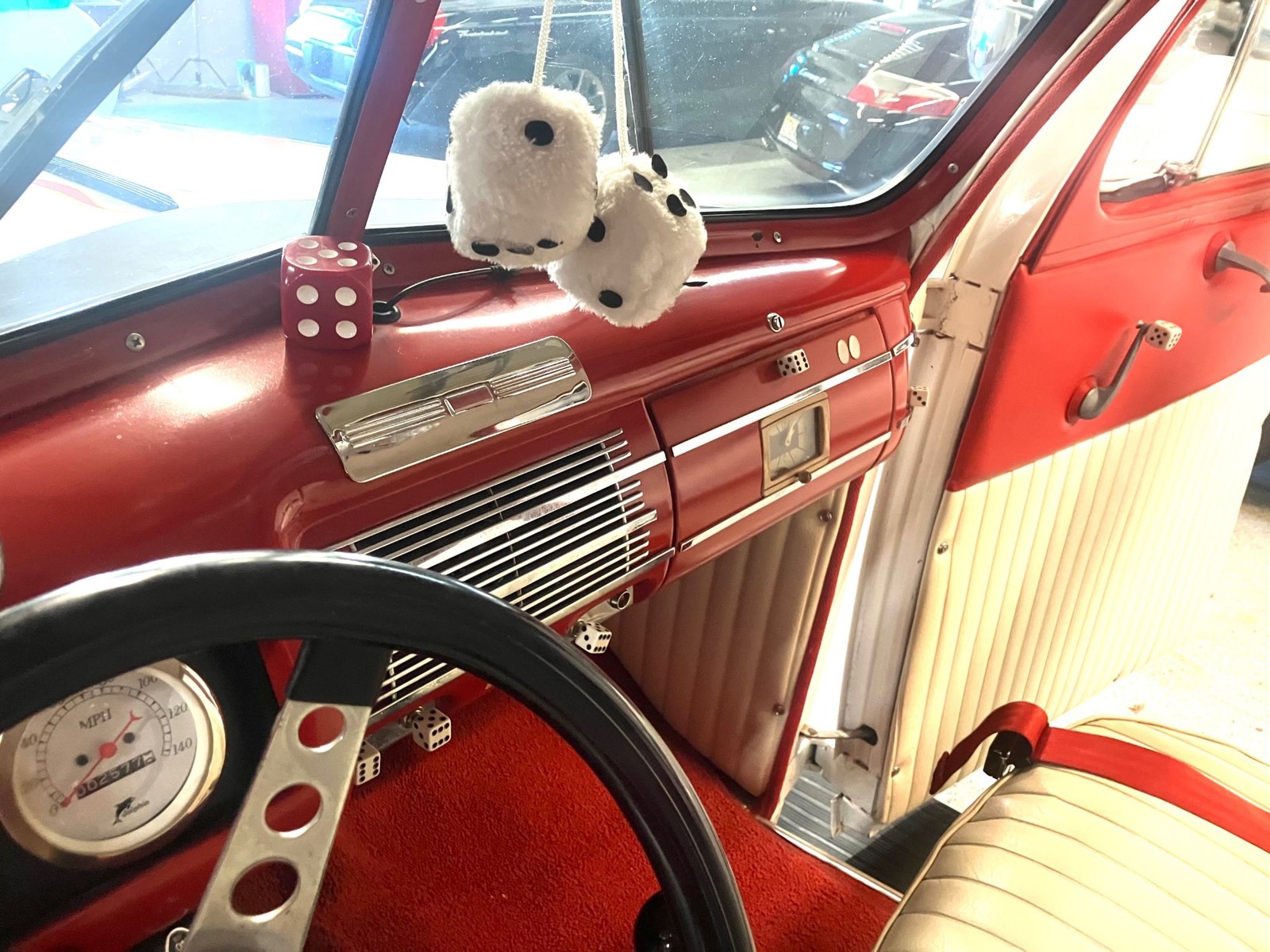 Ford-Deluxe-1940-Custom-Deluxe-Sedan-27