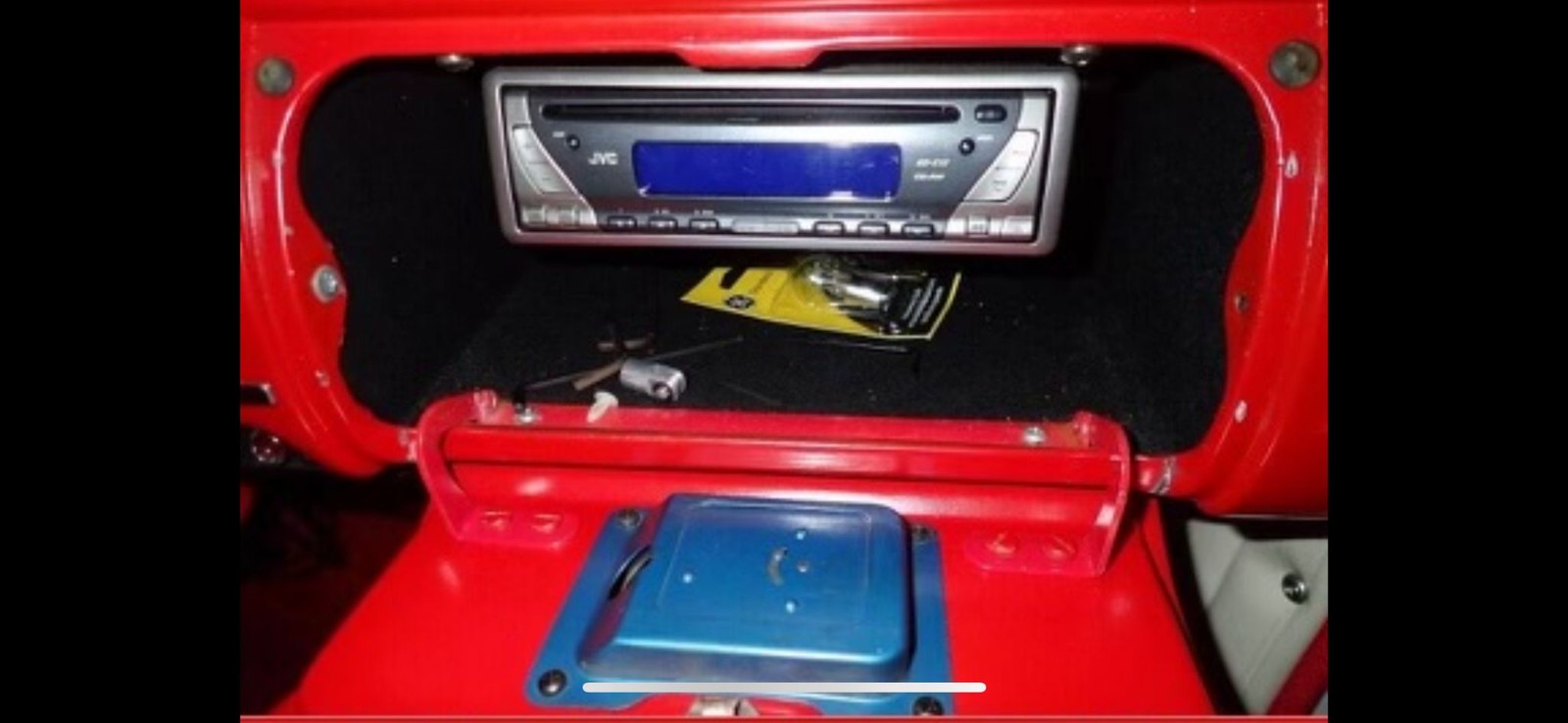 Ford-Deluxe-1940-Custom-Deluxe-Sedan-29