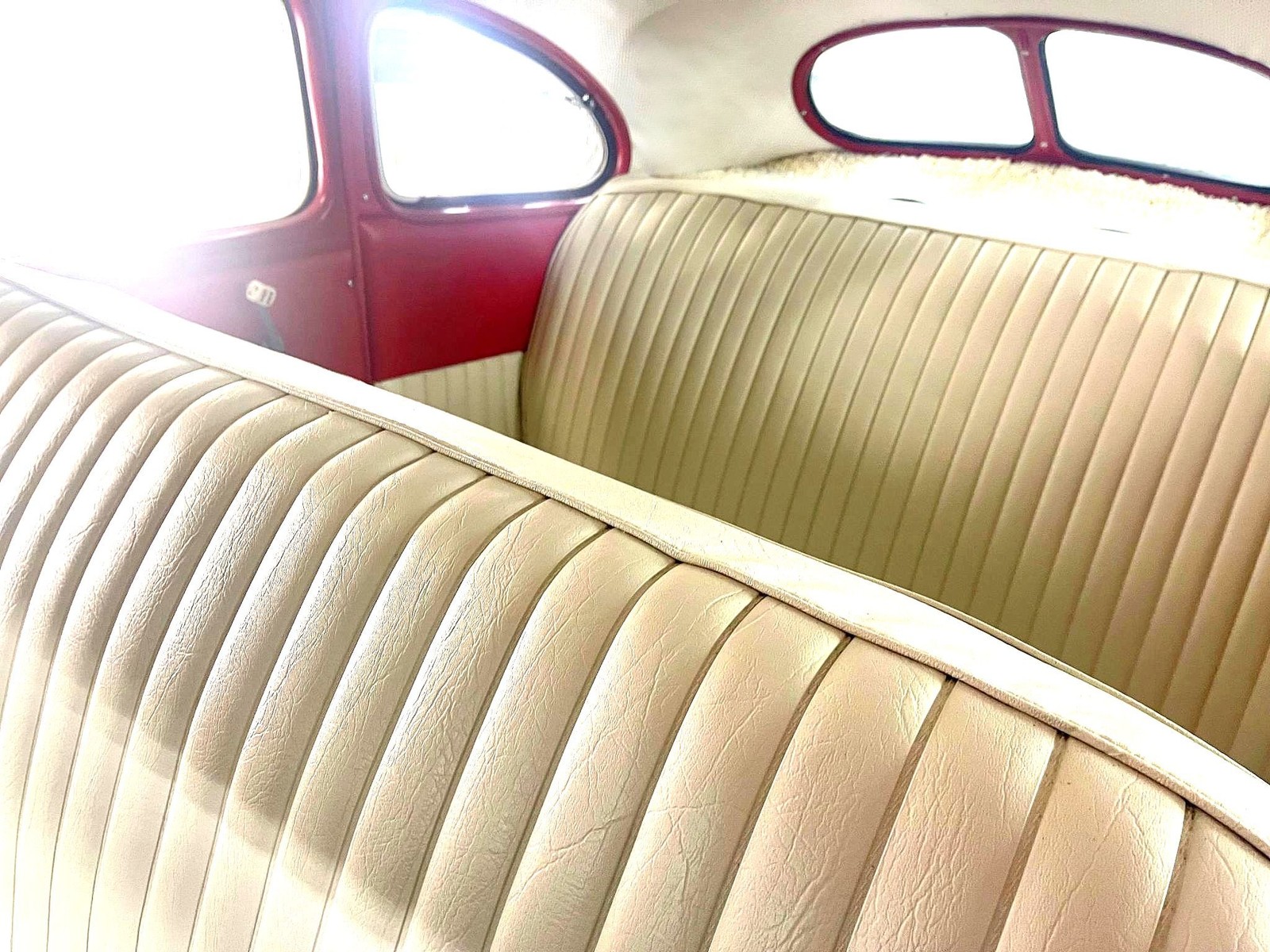 Ford-Deluxe-1940-Custom-Deluxe-Sedan-36