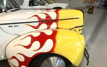 Ford-Deluxe-1940-Custom-Deluxe-Sedan-5