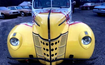 Ford-Deluxe-1940-Custom-Deluxe-Sedan-9