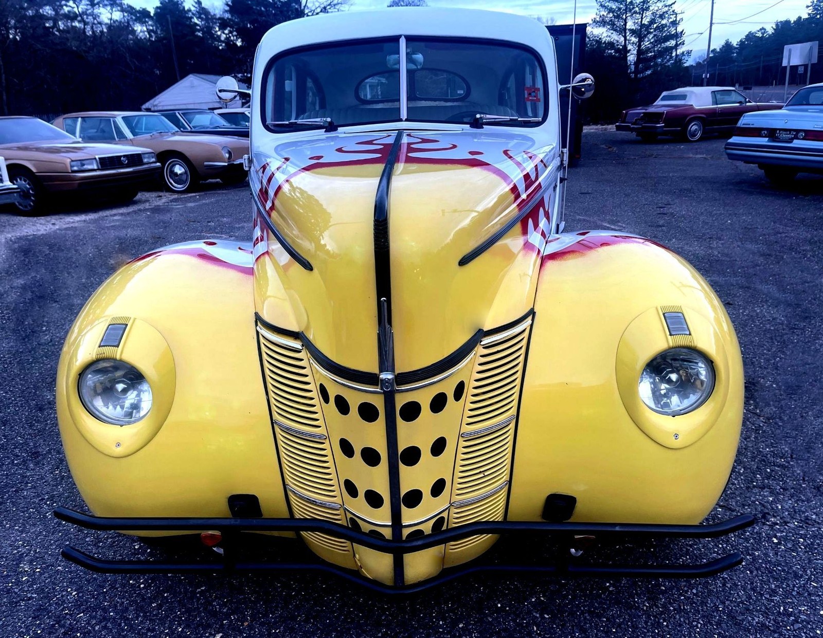 Ford-Deluxe-1940-Custom-Deluxe-Sedan-9