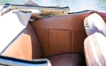 Ford-Deluxe-1940-Lyon-Blue-Tan-14