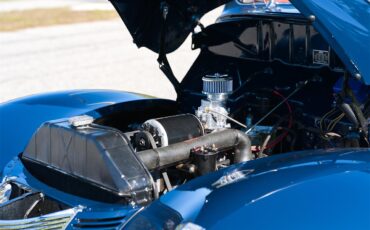 Ford-Deluxe-1940-Lyon-Blue-Tan-18