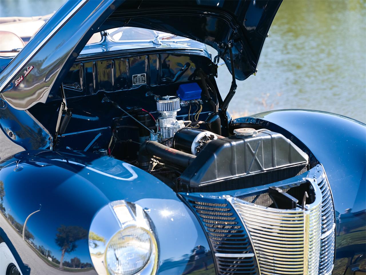 Ford-Deluxe-1940-Lyon-Blue-Tan-20