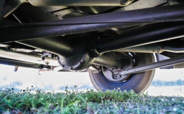 Ford-Deluxe-1940-Lyon-Blue-Tan-21