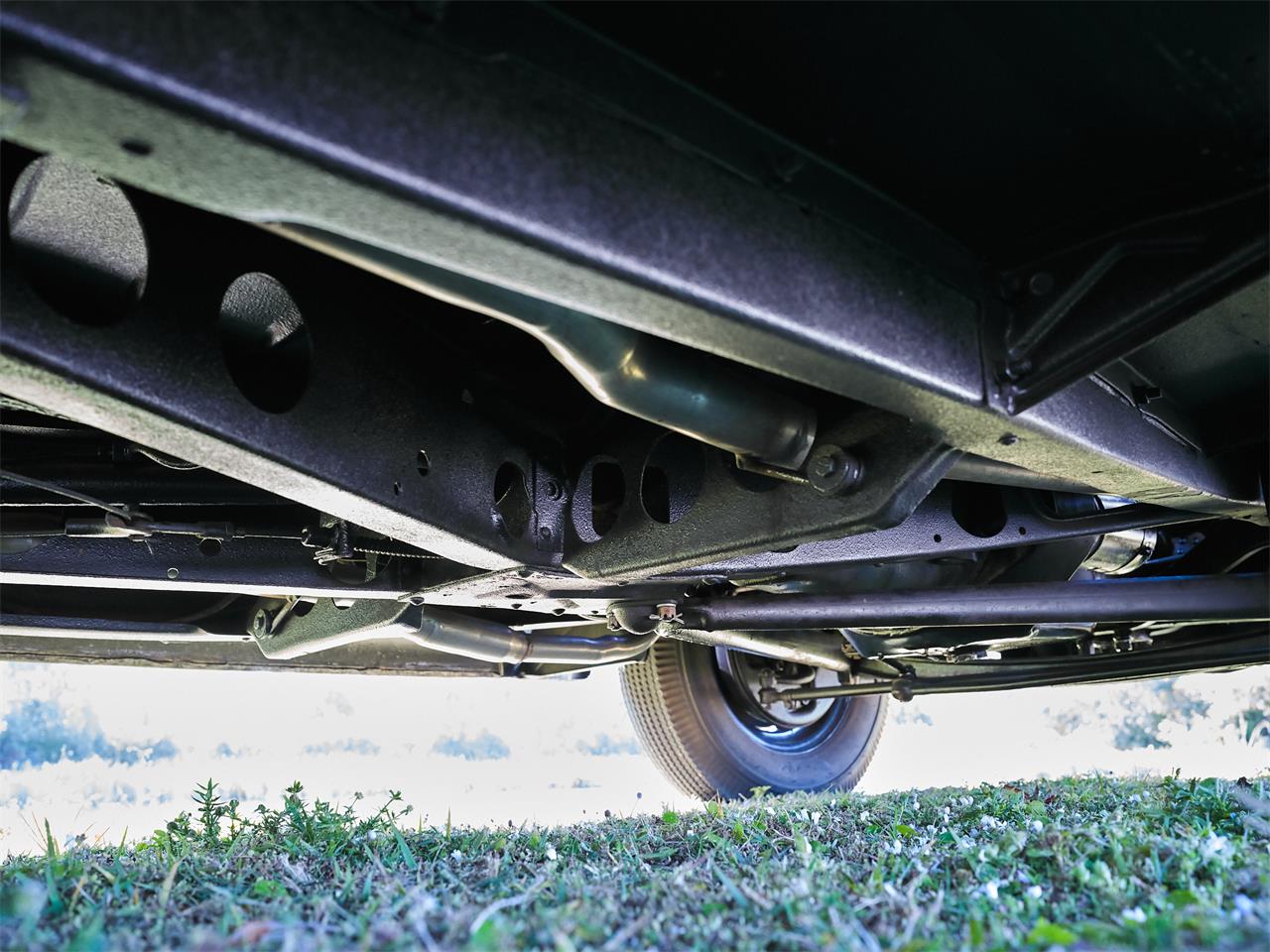 Ford-Deluxe-1940-Lyon-Blue-Tan-22