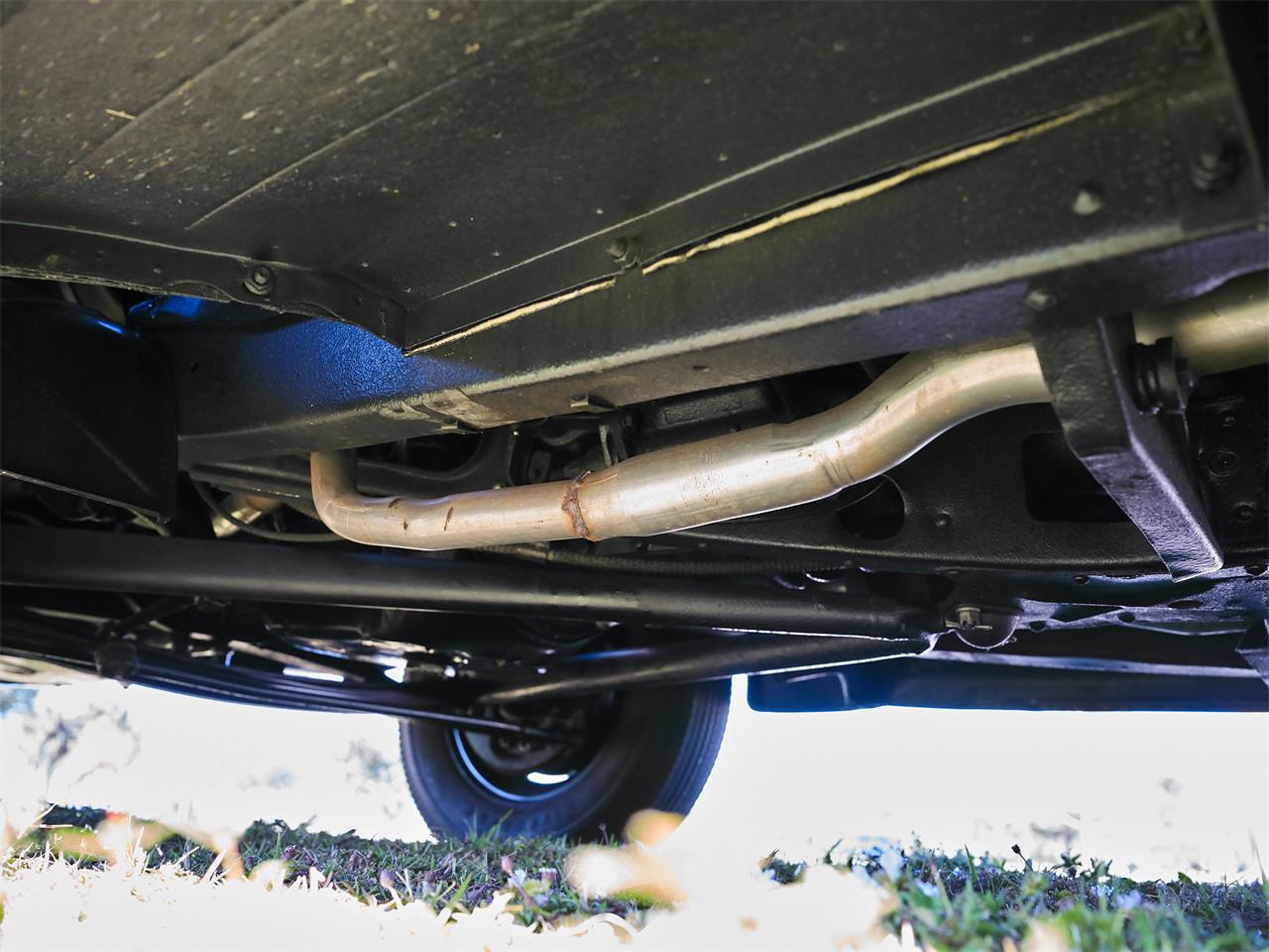 Ford-Deluxe-1940-Lyon-Blue-Tan-25