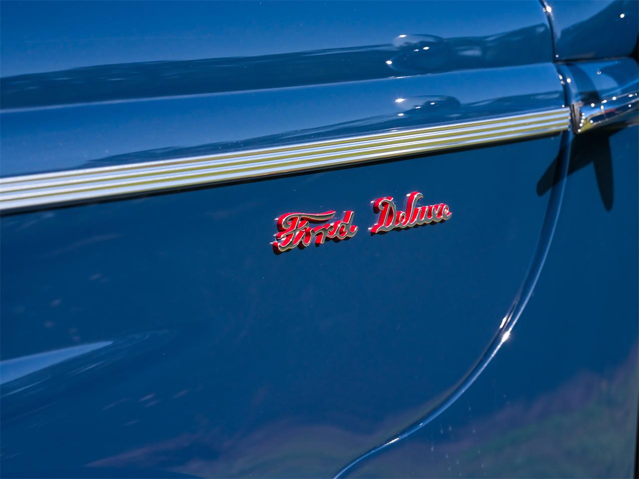 Ford-Deluxe-1940-Lyon-Blue-Tan-27