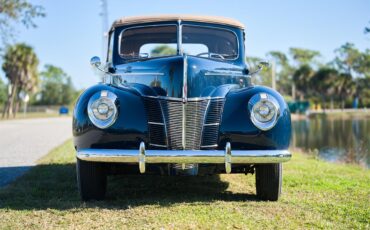 Ford-Deluxe-1940-Lyon-Blue-Tan-32