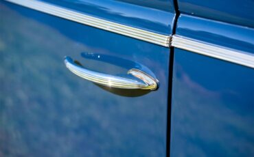 Ford-Deluxe-1940-Lyon-Blue-Tan-33